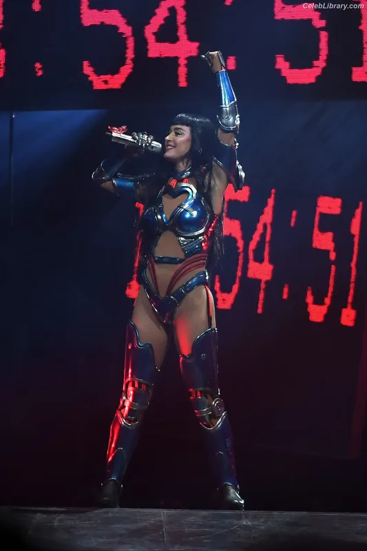 Katy Perry photo 5 of 1940