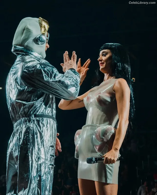 Katy Perry photo 9 of 1940