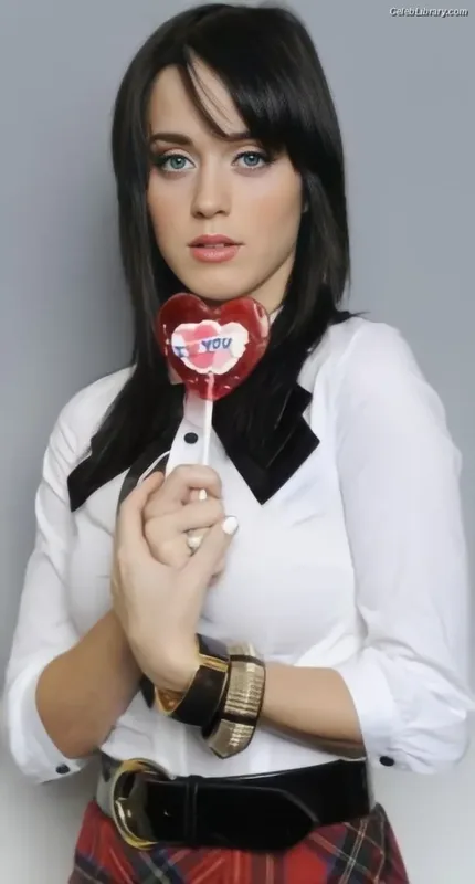 Katy Perry photo 9 of 1940