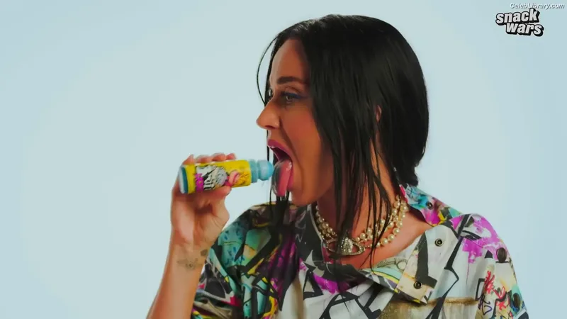 Katy Perry photo 2 of 1940