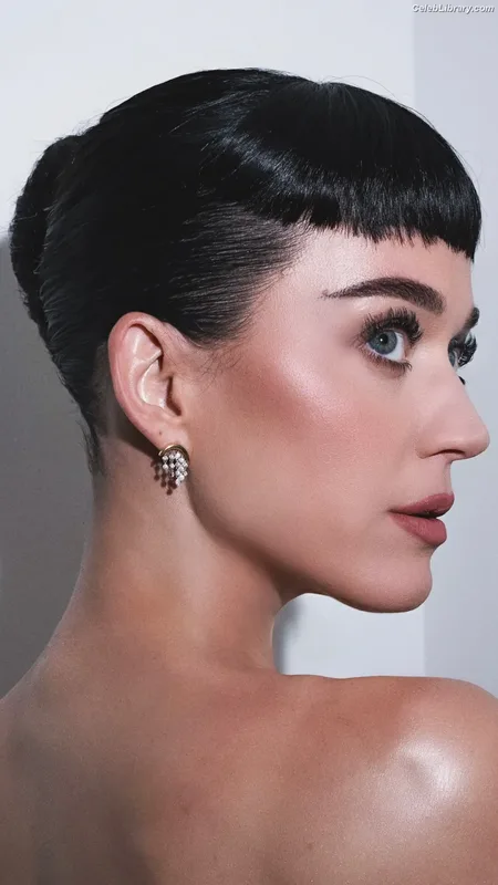 Katy Perry photo 18 of 1940