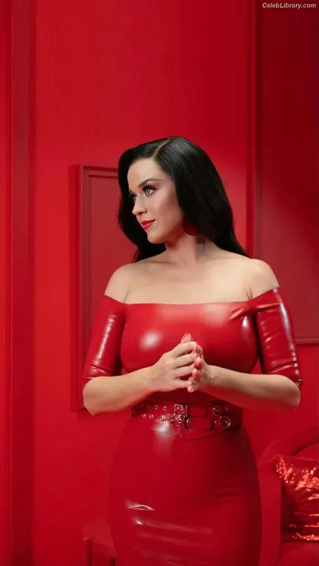 Katy Perry photo 21 of 1940