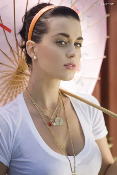 Katy Perry photo 13 of 1940