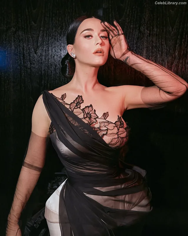 Katy Perry photo 8 of 1940