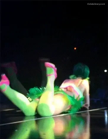 Katy Perry photo 9 of 1940
