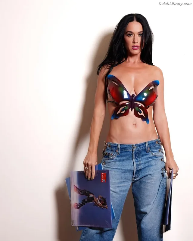 Katy Perry photo 5 of 1940