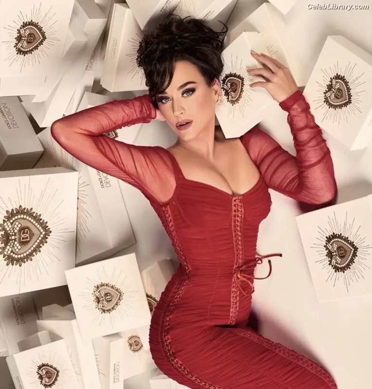 Katy Perry photo 9 of 1940