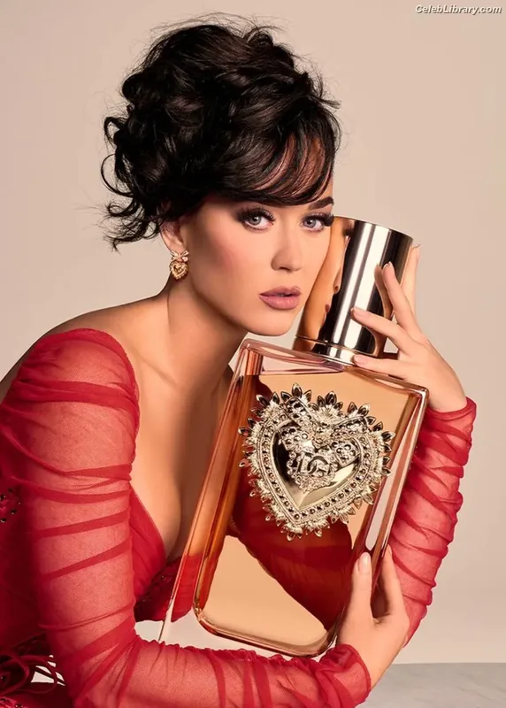 Katy Perry photo 10 of 1940