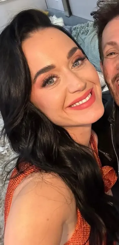 Katy Perry photo 21 of 1940