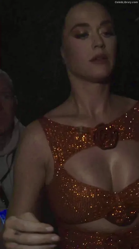 Katy Perry photo 8 of 1940