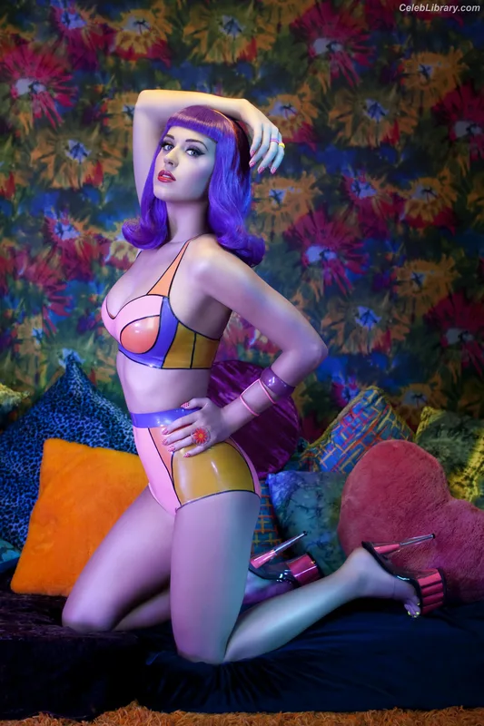 Katy Perry photo 1 of 1940