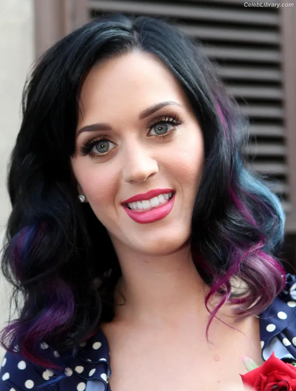 Katy Perry photo 20 of 1940