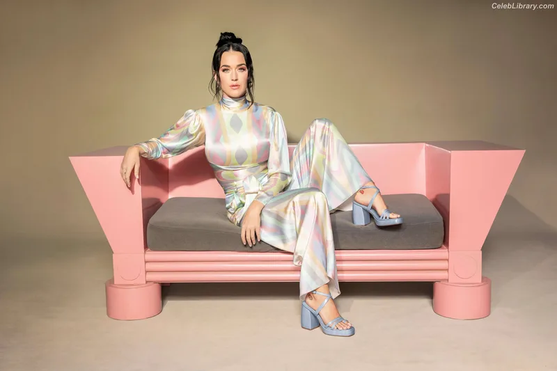 Katy Perry photo 6 of 1940