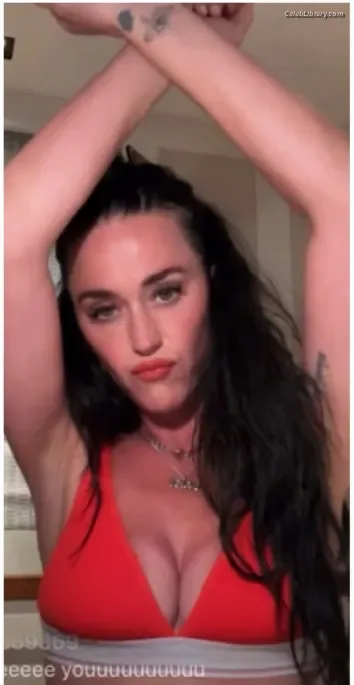 Katy Perry photo 22 of 1940