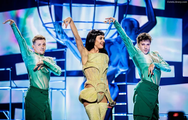 Katy Perry photo 6 of 1940