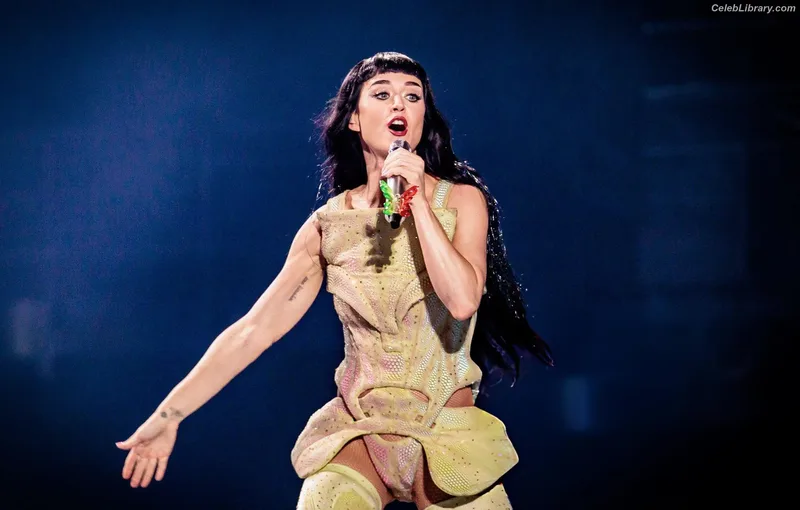 Katy Perry photo 7 of 1940