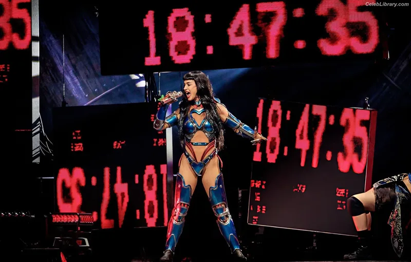 Katy Perry photo 15 of 1940