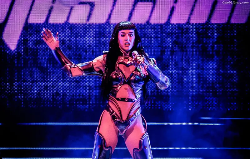 Katy Perry photo 17 of 1940