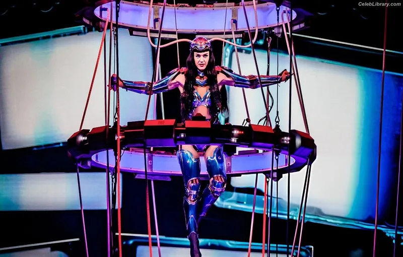 Katy Perry photo 20 of 1940