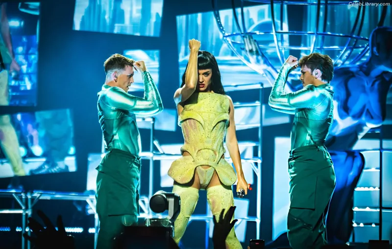 Katy Perry photo 24 of 1940