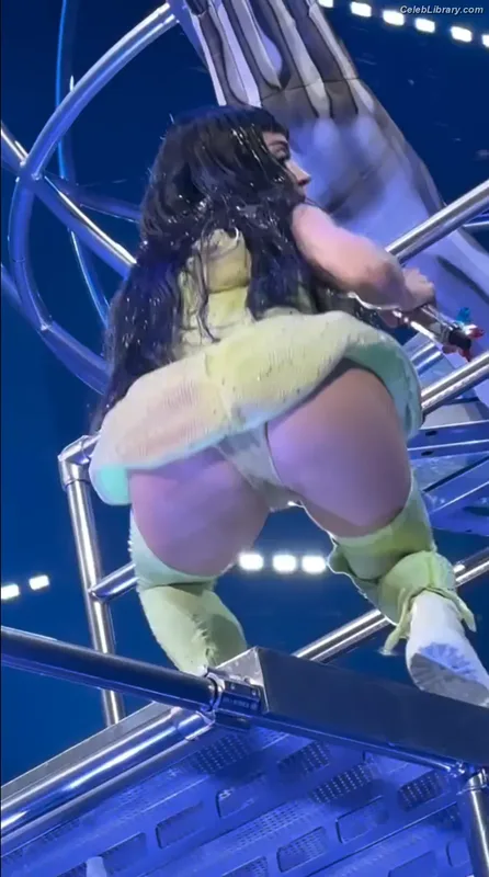 Katy Perry photo 20 of 1940