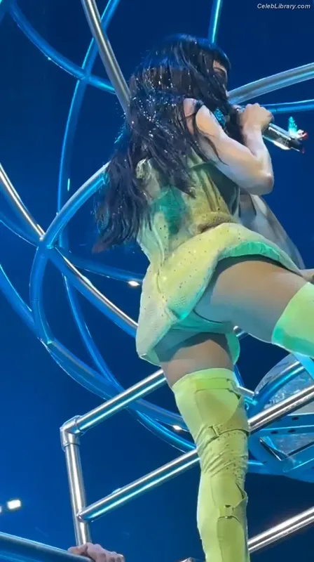 Katy Perry photo 24 of 1940