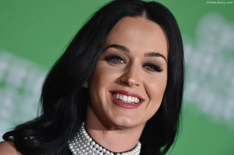 Katy Perry photo 1 of 1940