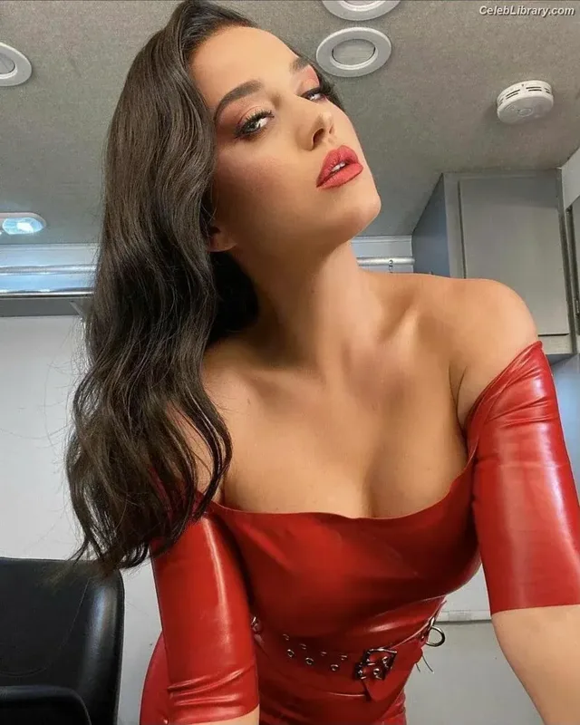 Katy Perry photo 6 of 1940