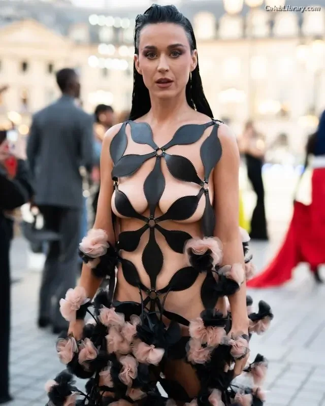 Katy Perry photo 9 of 1940