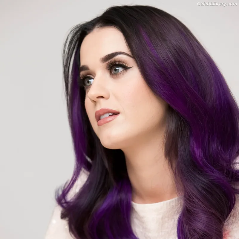 Katy Perry photo 12 of 1940
