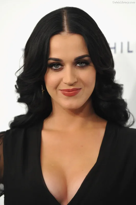 Katy Perry photo 5 of 1940