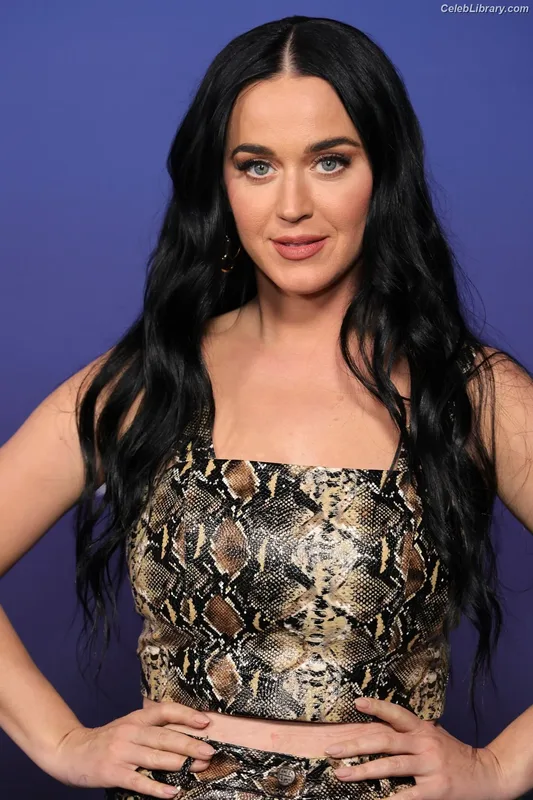 Katy Perry photo 8 of 1940