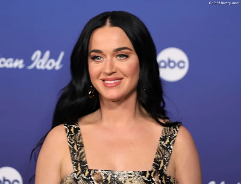 Katy Perry photo 10 of 1940
