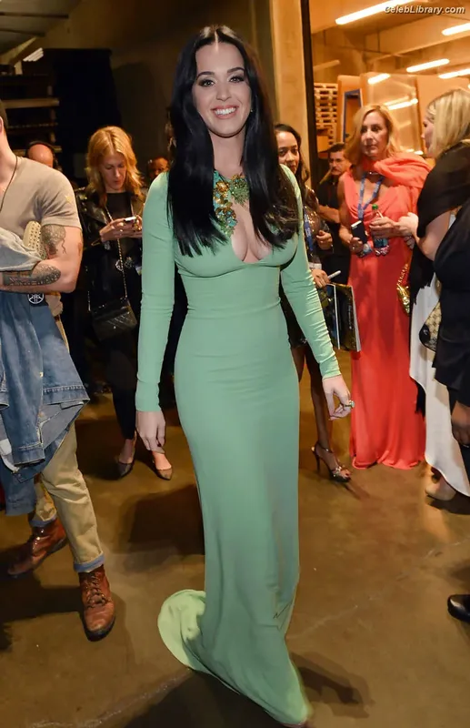 Katy Perry photo 16 of 1940