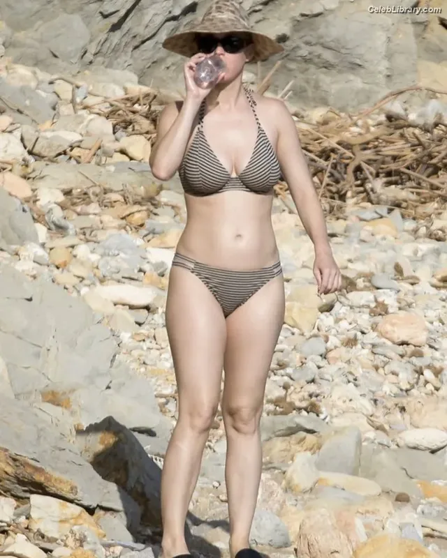 Katy Perry photo 2 of 1940