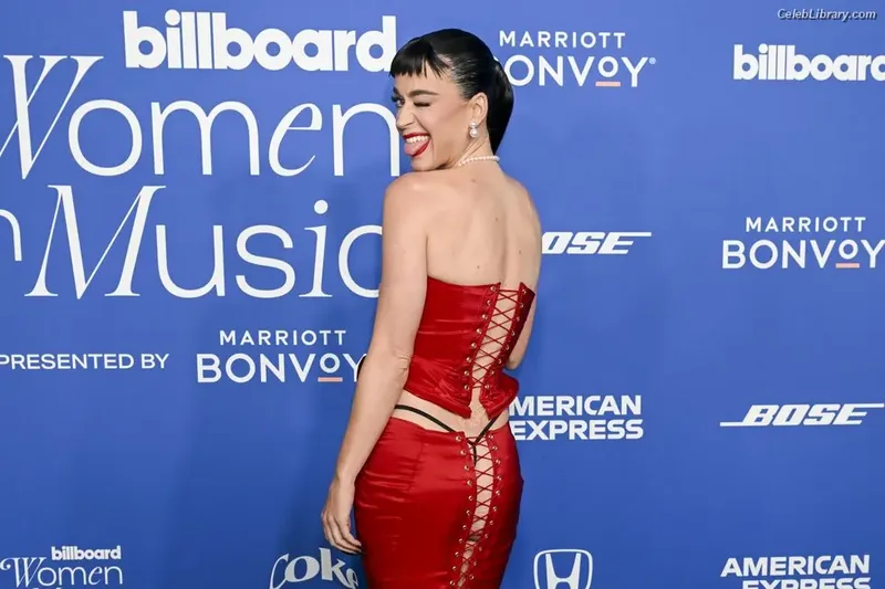 Katy Perry photo 8 of 1940