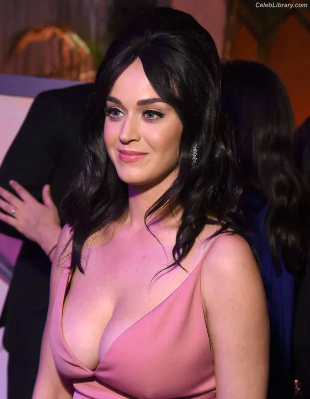 Katy Perry photo 22 of 1940