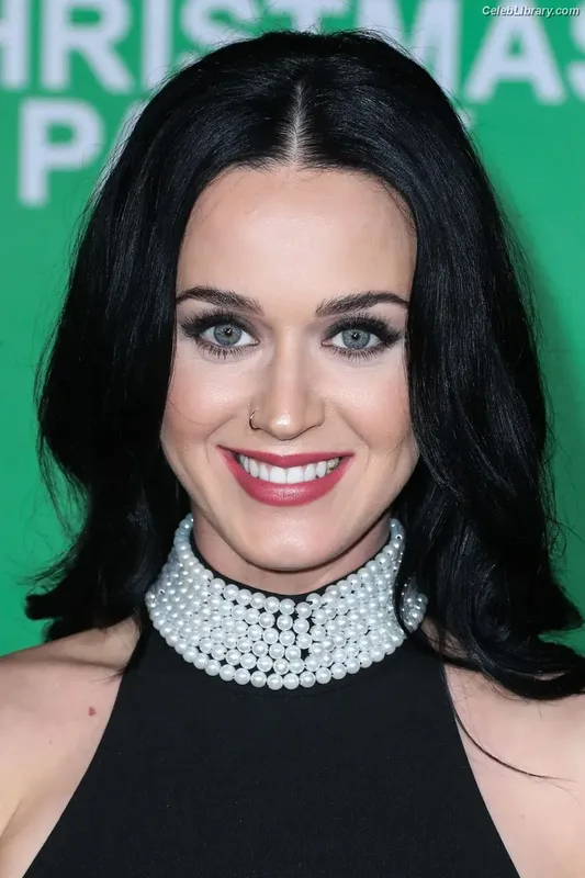 Katy Perry photo 14 of 1940