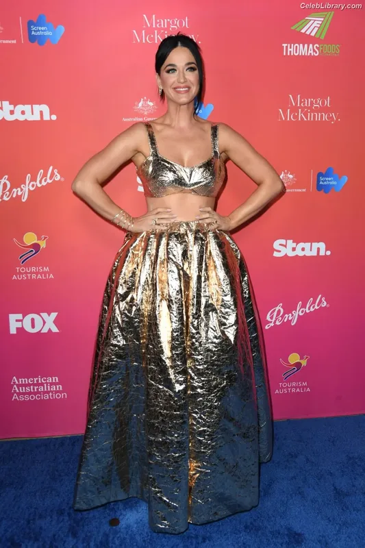 Katy Perry photo 8 of 1940