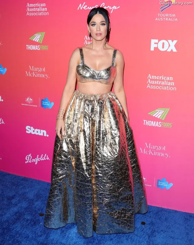 Katy Perry photo 10 of 1940