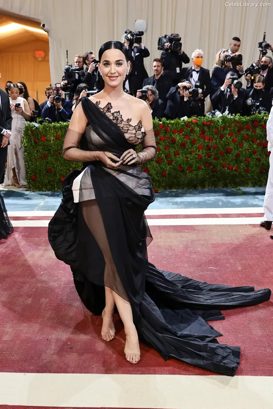 Katy Perry photo 14 of 1940