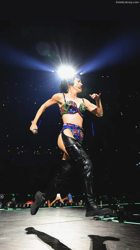 Katy Perry photo 22 of 1940