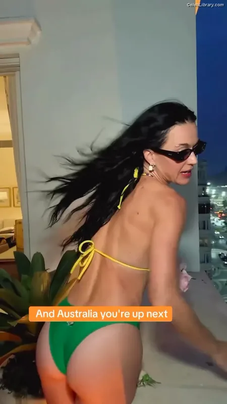 Katy Perry photo 2 of 1940