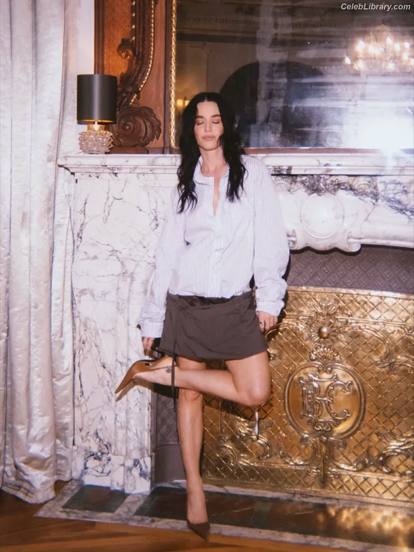 Katy Perry photo 2 of 1940
