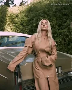 Katy Perry photo 8 of 1940