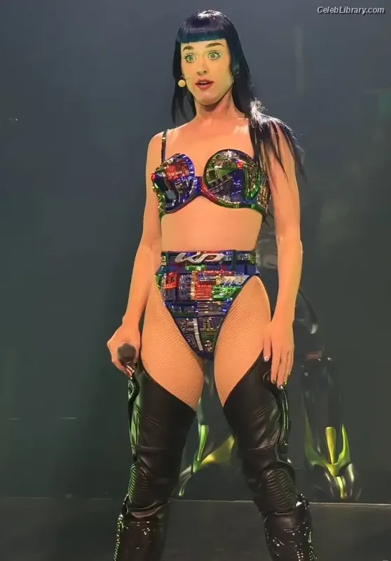 Katy Perry photo 24 of 1940
