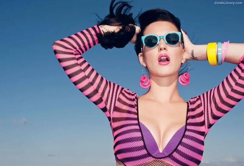 Katy Perry photo 7 of 1940
