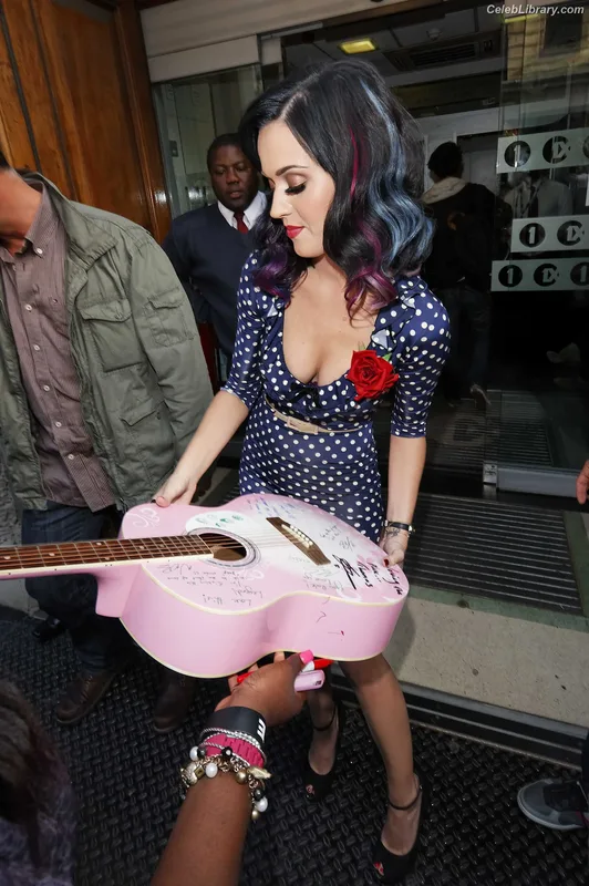 Katy Perry photo 22 of 1940