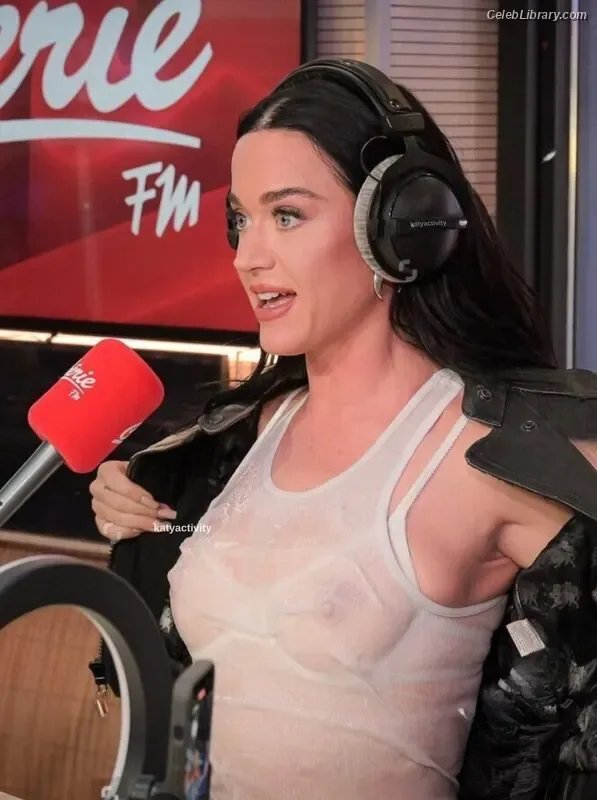 Katy Perry photo 10 of 1940