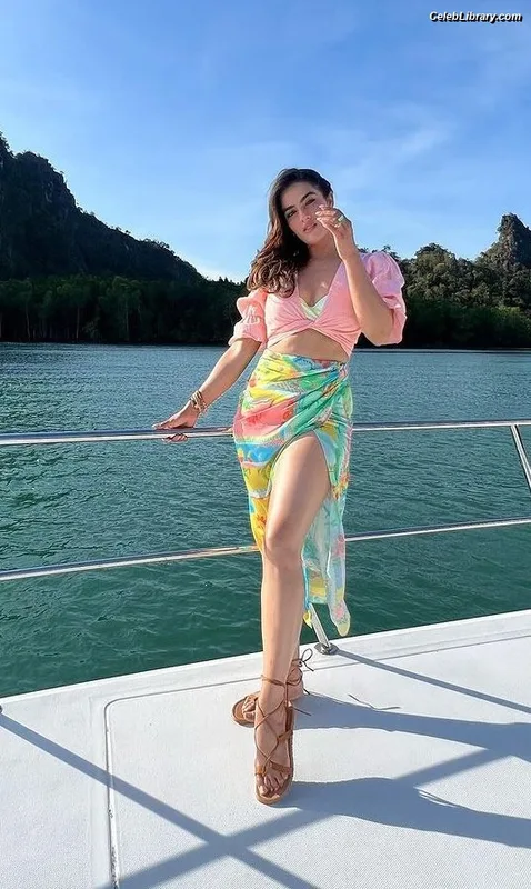 Kavya Thapar photo 2 of 22